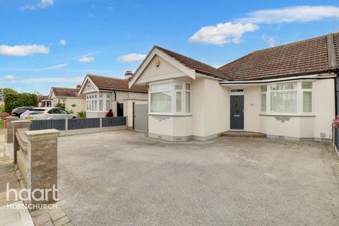 2 bedroom semi-detached bungalow for sale, Glanville Drive, Hornchurch