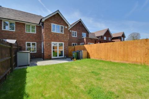 4 bedroom semi-detached house to rent, Almond Close, Hertfordshire WD24