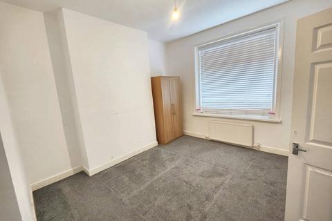 2 bedroom flat to rent, High Street East, Wallsend NE28