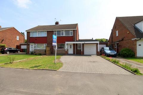 10 Ember Road, Slough, SL3 8ED