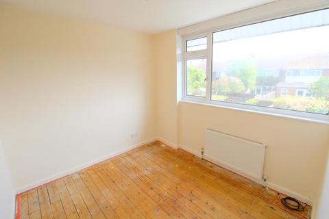 10 Ember Road, Slough, SL3 8ED