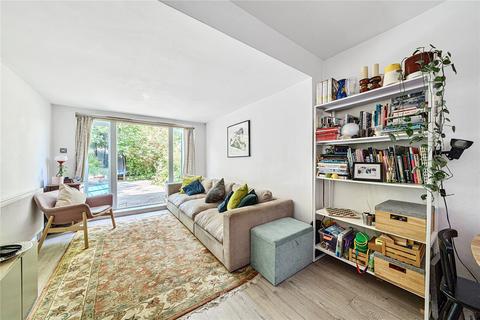 2 bedroom flat for sale, Warham Road, Harringay, London, N4