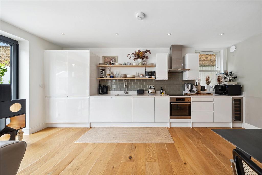 Carlton Road, London, W5 3 bed apartment for sale £1,050,000