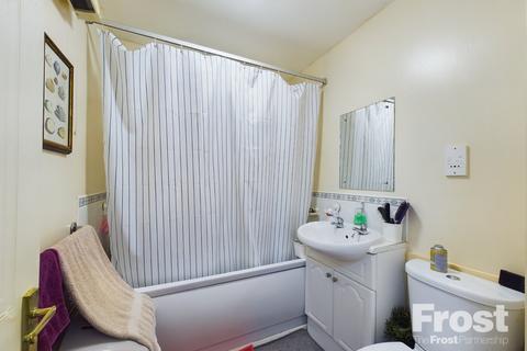 2 bedroom apartment for sale, London Road, Ashford, Spelthorne, TW15