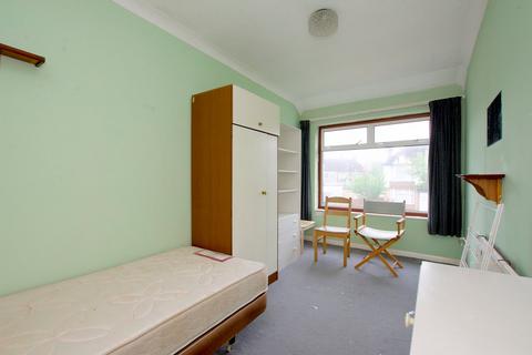 228 Burnt Oak Lane, Sidcup, DA15 8LN