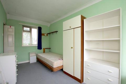 228 Burnt Oak Lane, Sidcup, DA15 8LN
