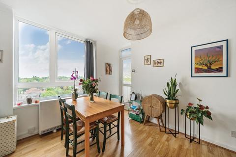 2 bedroom apartment for sale, Greenlaw Court, Mount Park Road, London