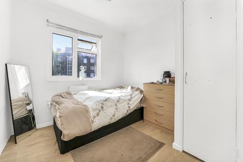 3 bedroom semi-detached house for sale, London SE21