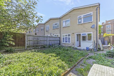 3 bedroom semi-detached house for sale, London SE21