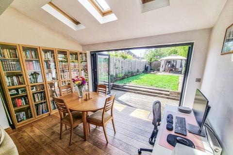 22 Ewins Close, Ash, Aldershot, GU12 6SA
