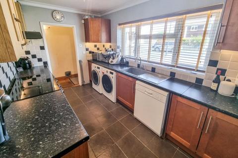 22 Ewins Close, Ash, Aldershot, GU12 6SA