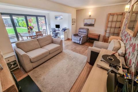 22 Ewins Close, Ash, Aldershot, GU12 6SA