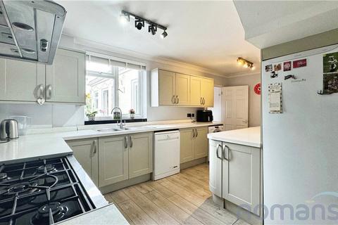 4 bedroom terraced house for sale, Gillian Avenue, Aldershot, Hampshire