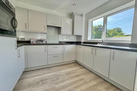 2 bedroom retirement property for sale, Meadow Court, Sarisbury Green, Southampton