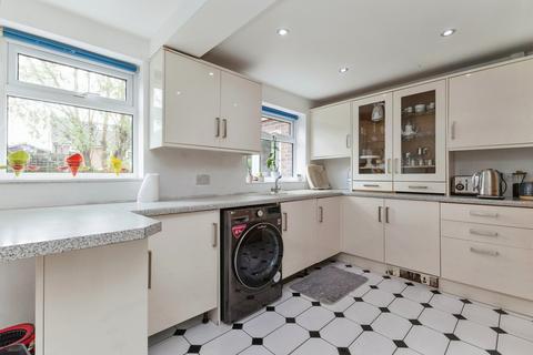 12 Whitby Road, Nunthorpe, Middlesbrough, TS7 0HU