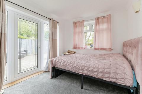 12 Whitby Road, Nunthorpe, Middlesbrough, TS7 0HU