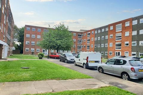 2 bedroom flat to rent, Memorial Close, Hounslow TW5