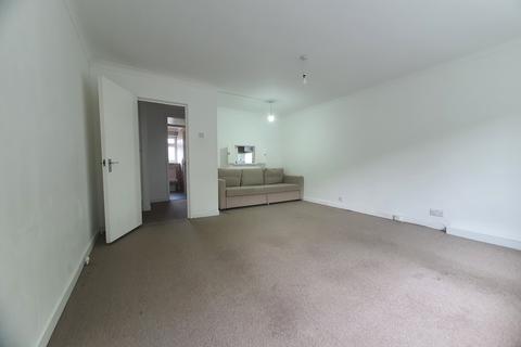 2 bedroom flat to rent, Memorial Close, Hounslow TW5