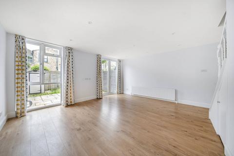 3 bedroom terraced house to rent, Dunston Road, Battersea, London, SW11