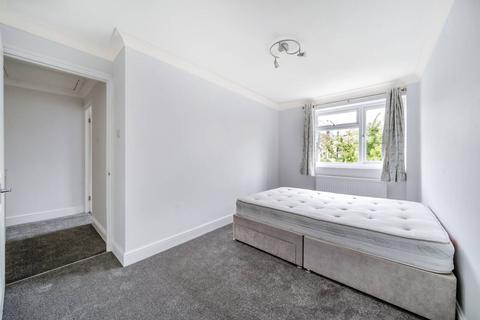 3 bedroom terraced house to rent, Dunston Road, Battersea, London, SW11