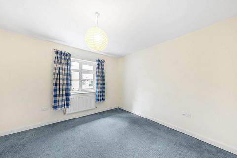 2 bedroom maisonette to rent, Plough Road, Clapham Junction, London, SW11