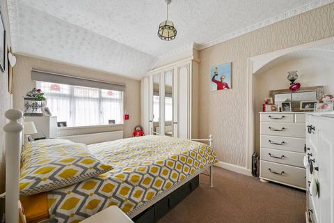 3 bedroom end of terrace house for sale, Periton Road, Kidbrooke, London, SE9