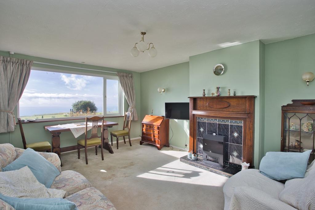 Old Dover Road, CapelLeFerne, CT18 2 bed semidetached house for sale