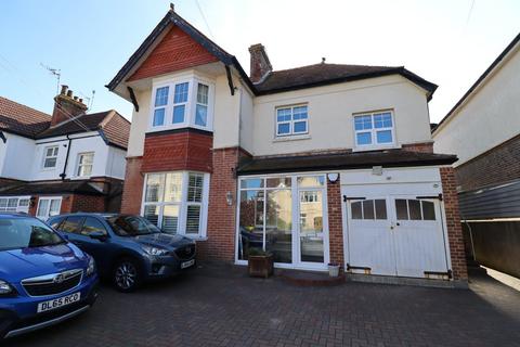 3 bedroom flat for sale, Bedford Avenue, Bexhill-on-Sea, TN40