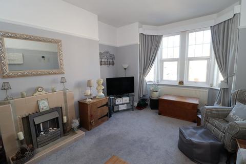 3 bedroom flat for sale, Bedford Avenue, Bexhill-on-Sea, TN40