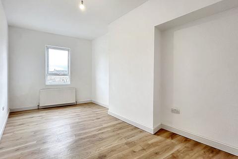 3 bedroom flat for sale, Cowley Street, Durham DH6