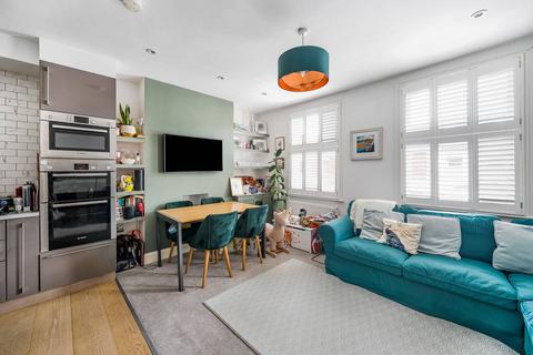 3 bedroom flat for sale, Rosaline Road, Munster Village, London, SW6