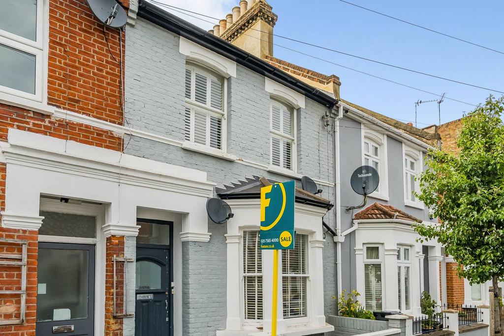 Rosaline Road, Munster Village, London, SW6 3 bed flat for sale £800,000