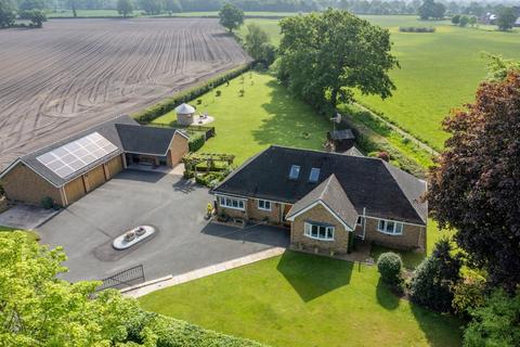 4 bedroom detached bungalow for sale, Trap Street, Lower Withington