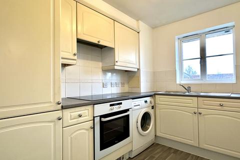 2 bedroom flat for sale, East Stour Way, Willesborough, Ashford, Kent