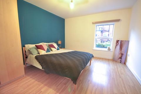 3 bedroom flat to rent, Barlow Moor Road, Manchester M20