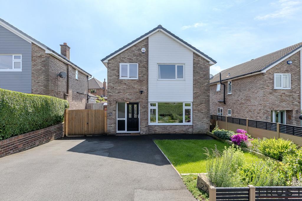 Mirfield WF14 4 bed detached house for sale £400,000