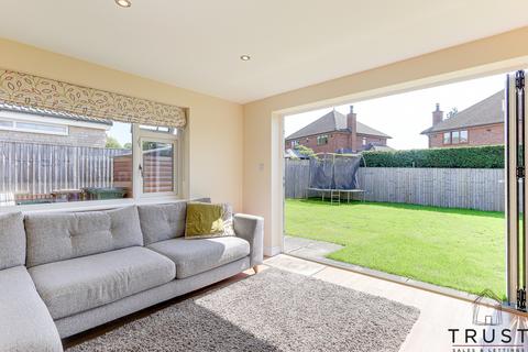 4 bedroom detached house for sale, Mirfield WF14