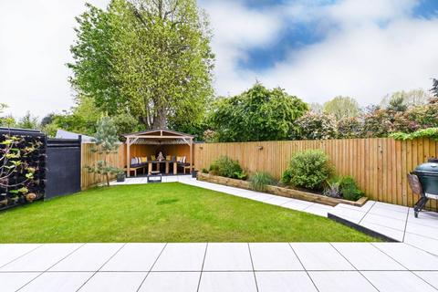 56 Ormond Crescent, Hampton, TW12 2TH