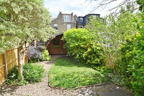 undefined, Laurel Avenue, Twickenham TW1