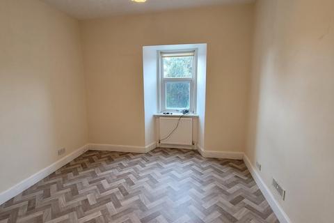 3 bedroom maisonette to rent, Carlingwark Street, Castle Douglas, Dumfries And Galloway. DG7 1DW