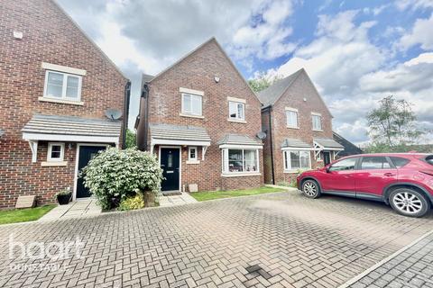 3 bedroom townhouse for sale, The Sidings, Dunstable