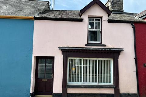 2 Station Road, Tregaron, SY25 6HU