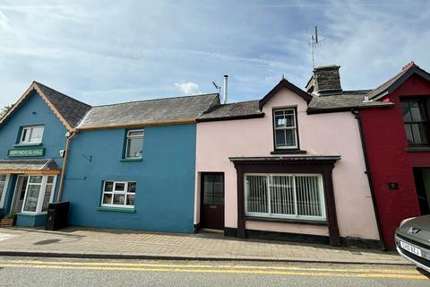 2 Station Road, Tregaron, SY25 6HU