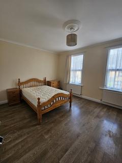 3 bedroom flat to rent, Langthorne Road, Leytonstone