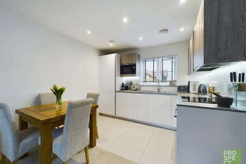 4 Buddery Close, Warfield, Bracknell, RG42 6DJ