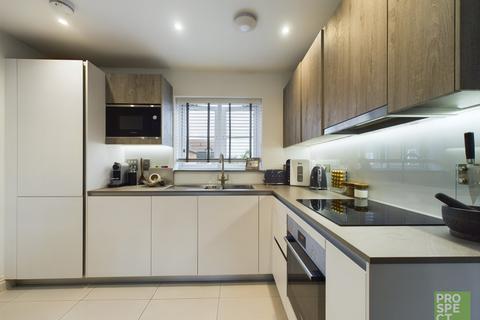4 Buddery Close, Warfield, Bracknell, RG42 6DJ