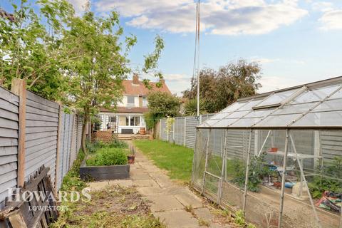 3 bedroom semi-detached house for sale, Edgerton Road, Lowestoft