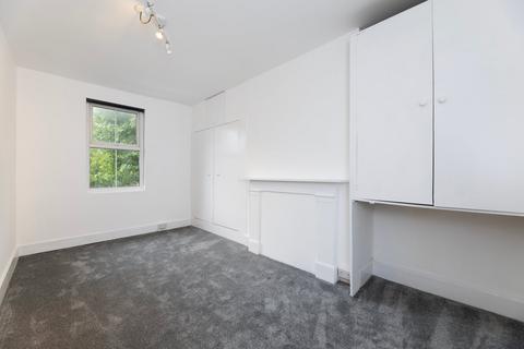 2 bedroom flat to rent, The Mall, Ealing W5