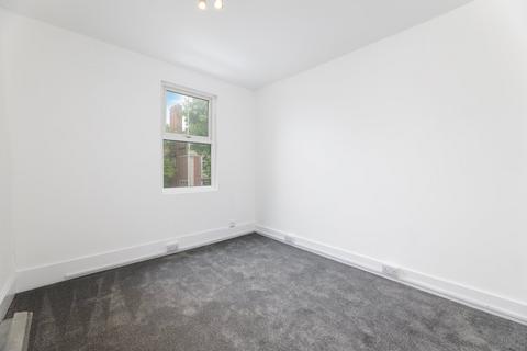 2 bedroom flat to rent, The Mall, Ealing W5