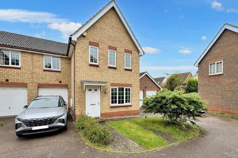 3 bedroom semi-detached house for sale, Turnbull Close, Ipswich IP5